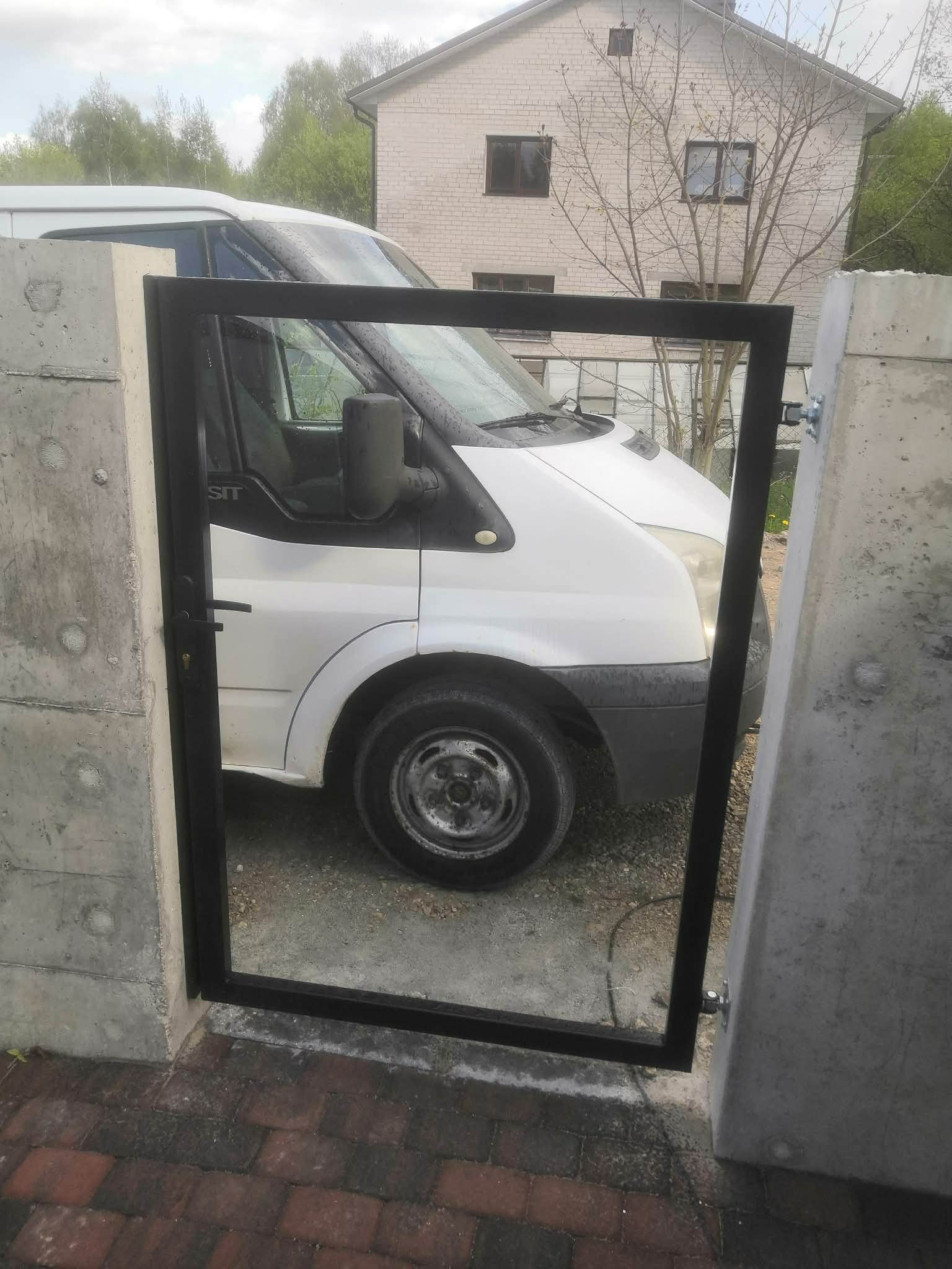 Atveriami vartai su automatika