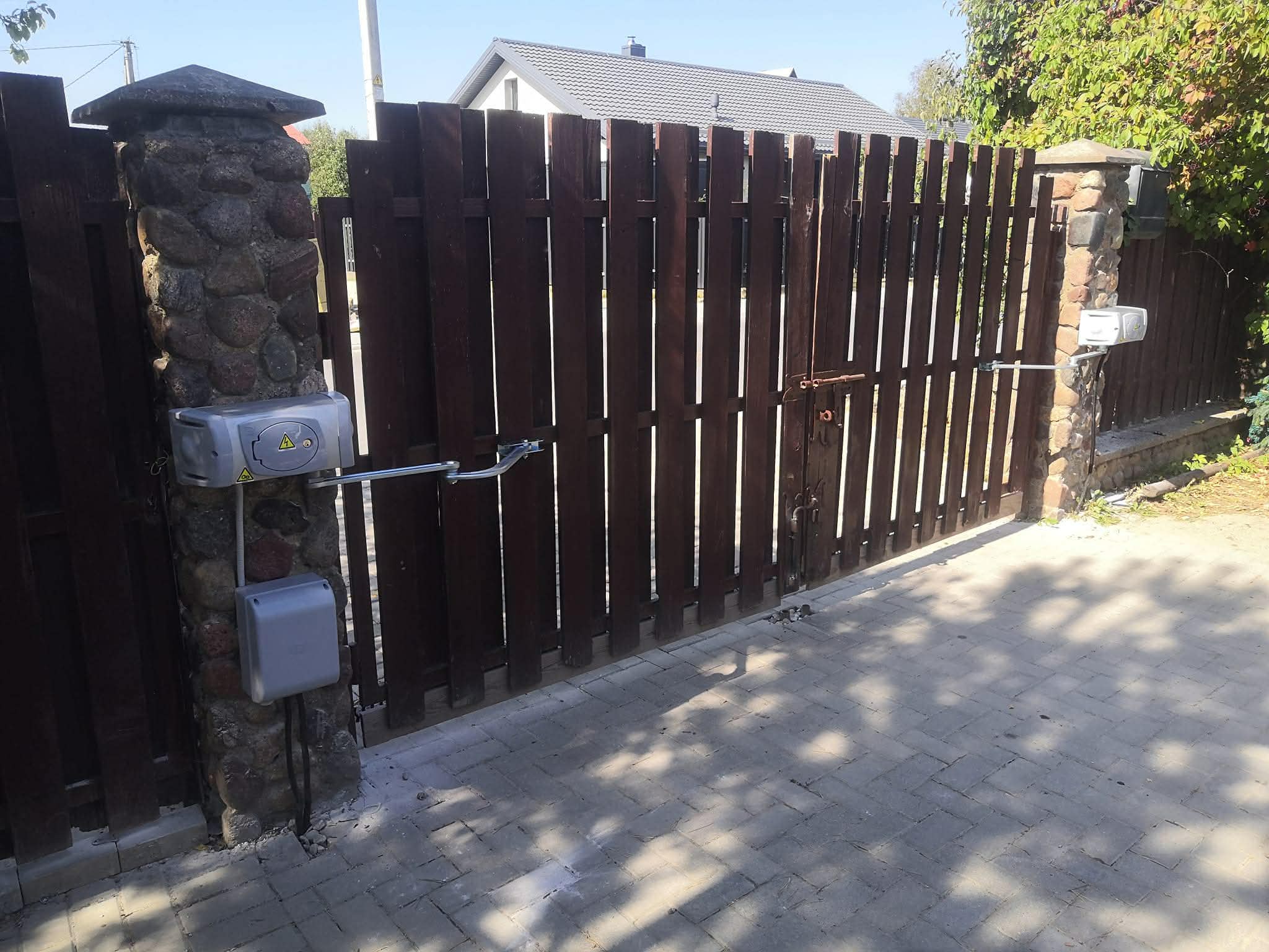 Atveriami vartai su automatika