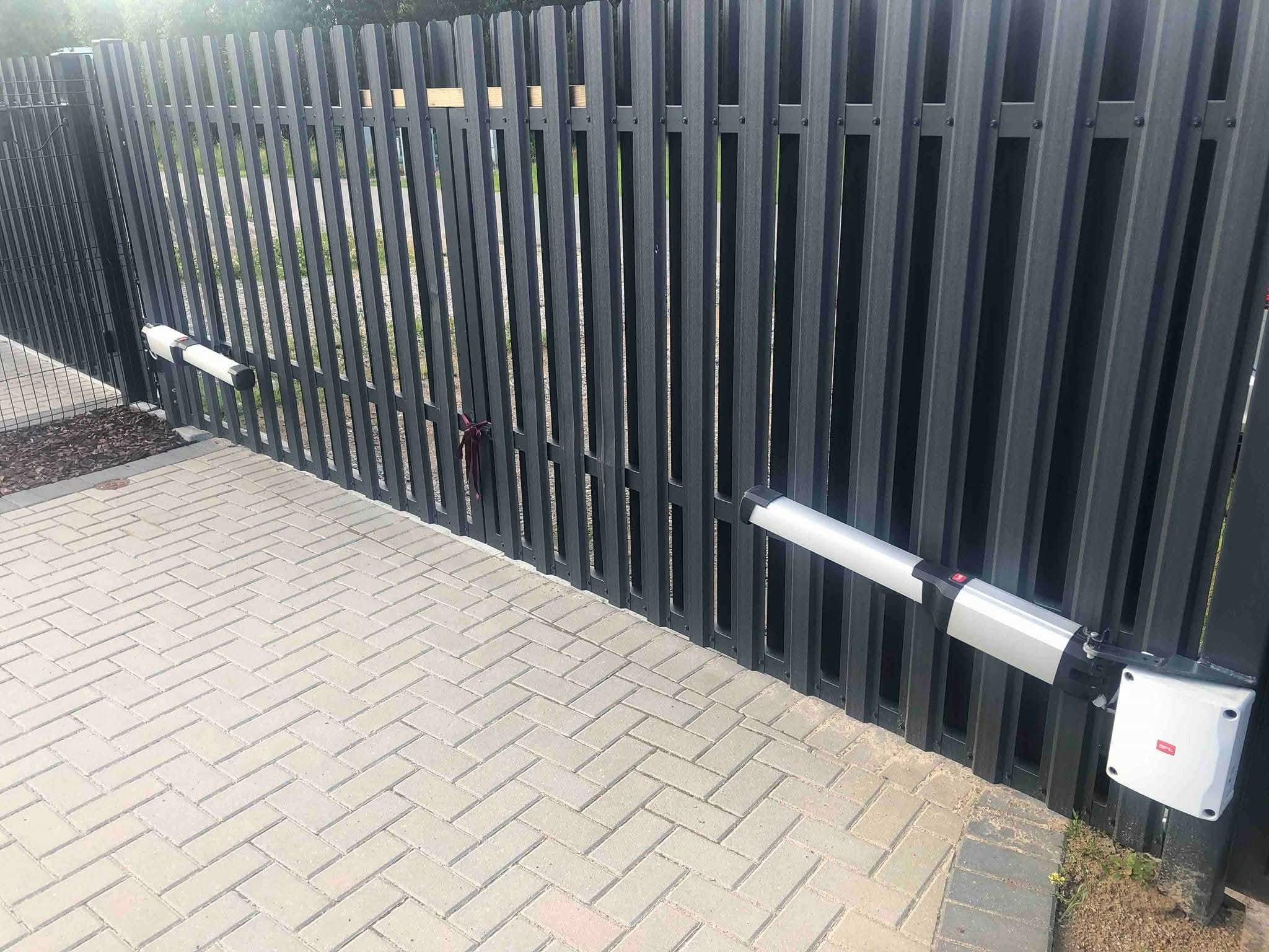 Atveriami vartai su automatika