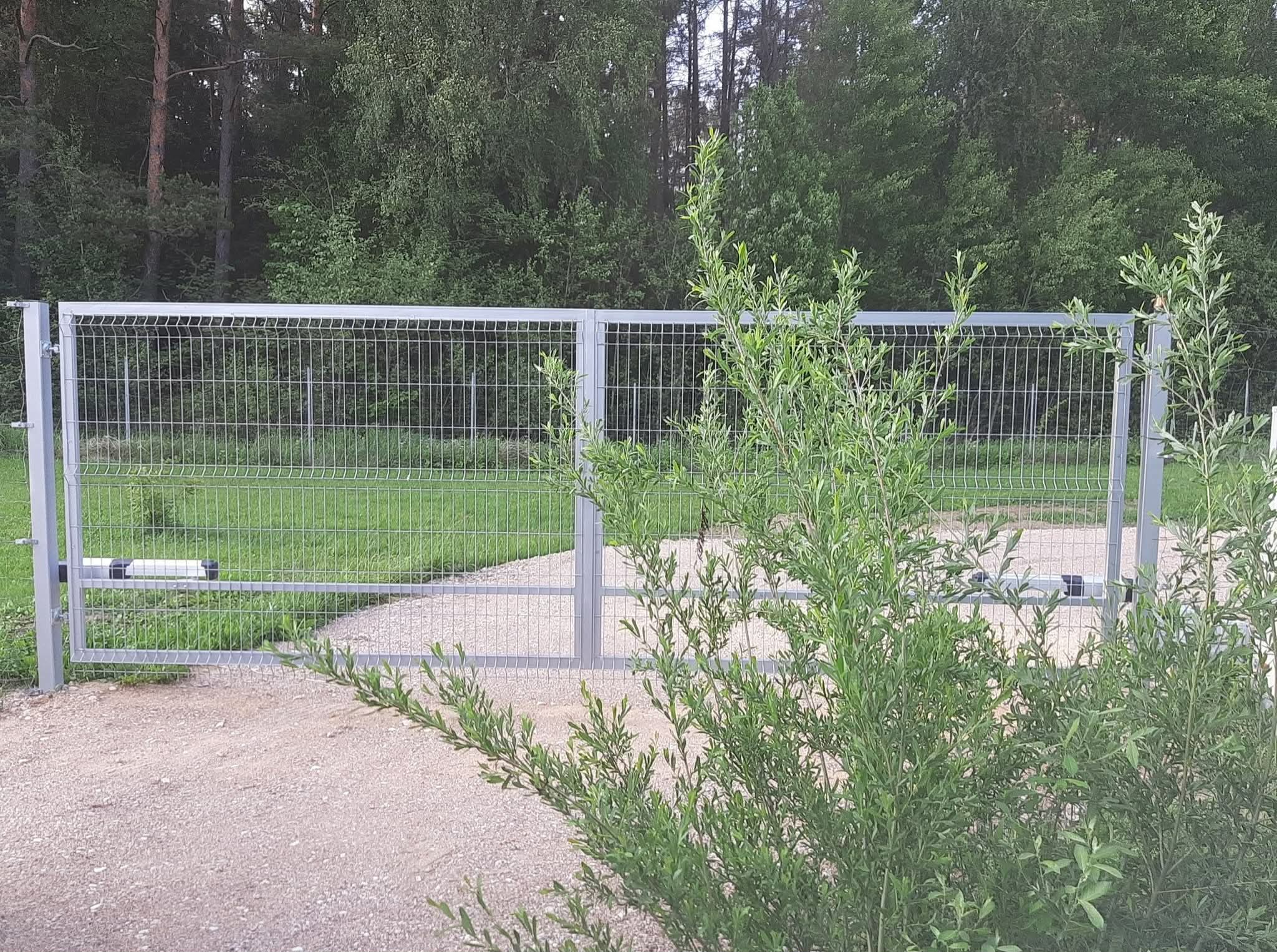 Atveriami vartai su automatika