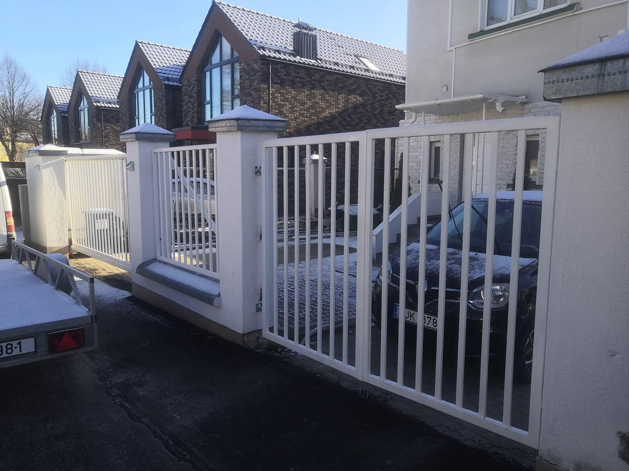 Atveriami vartai su automatika