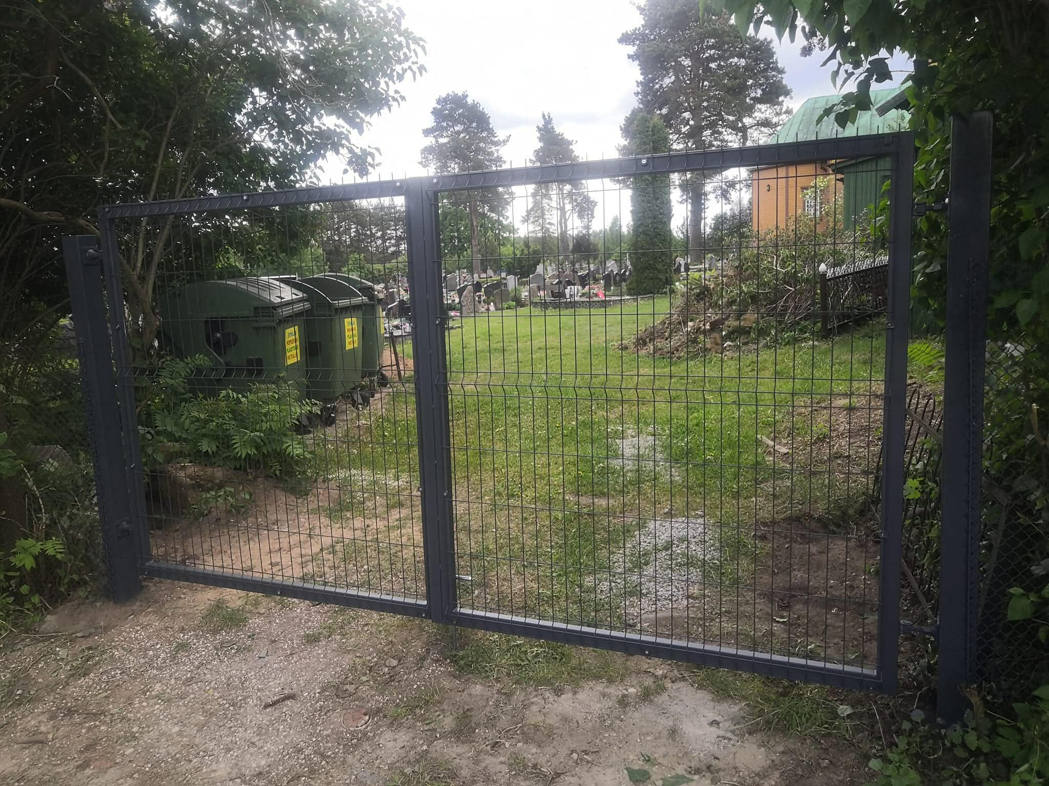 Atveriami vartai su automatika